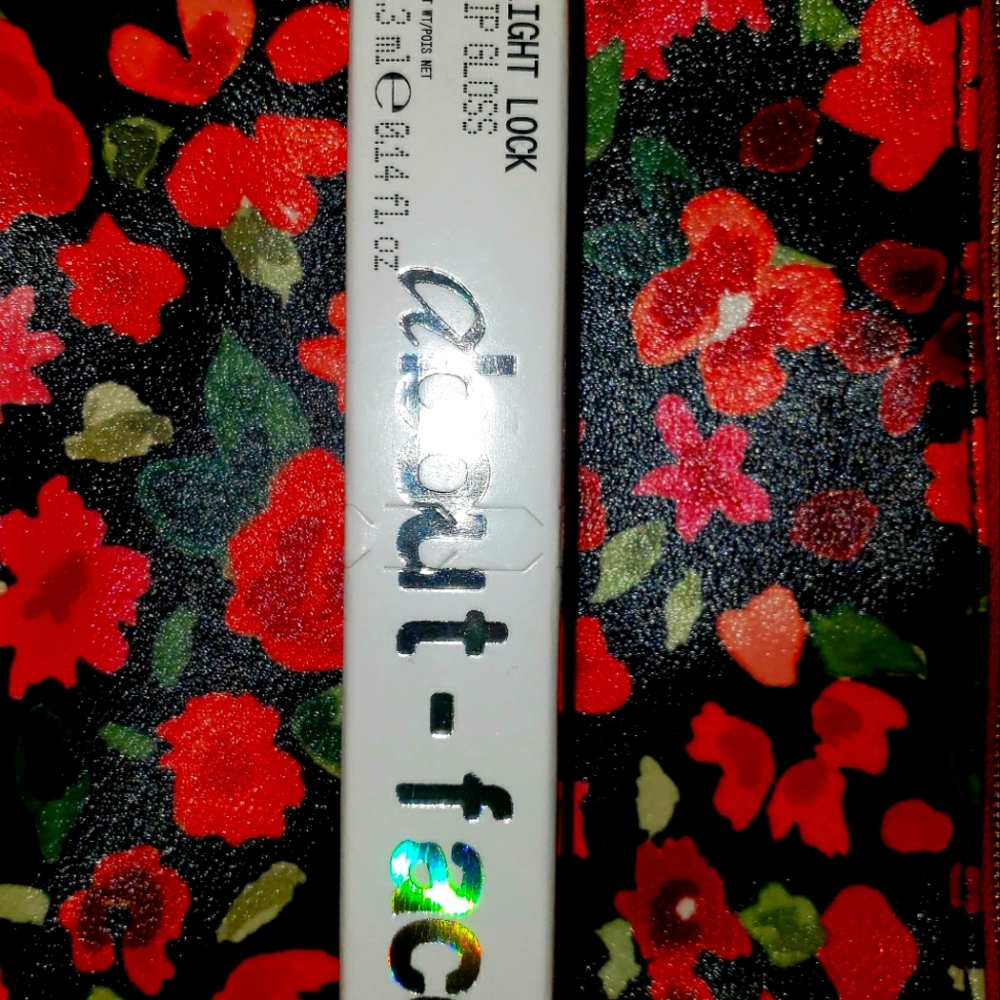 About-face light lock lip gloss in Payton